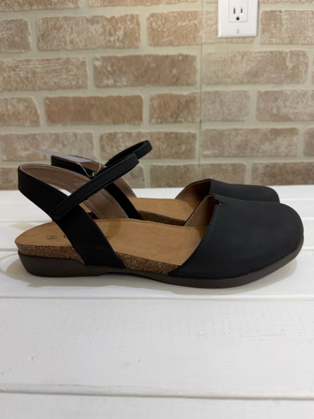 Black Mary Jane Flats Size 9.5 Minimalist Comfort Closed Toe Strap Shoes